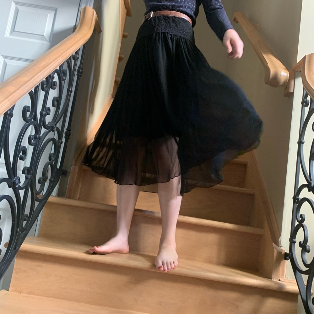 Women’s Black Flowy Midi Skirt